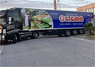 tir con wrapping pubblicità