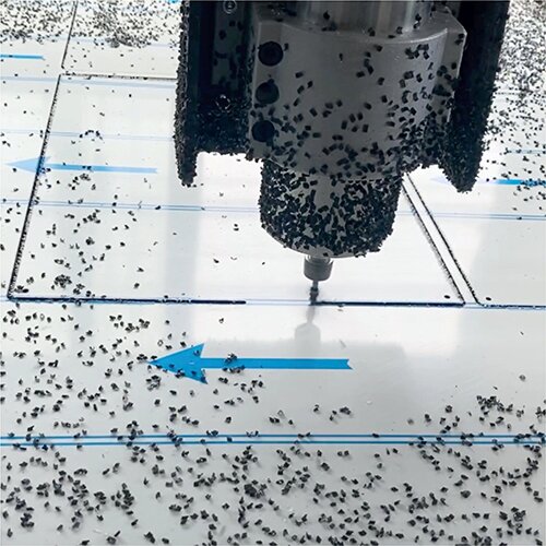 alluminio composito a tre strati fresatura cnc alluminio composito come viene tagliato